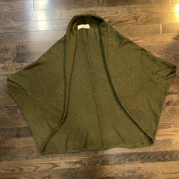 Zara Sweaters - Zara Army Green Knit Shrug Sweater Women’s Size Medium.